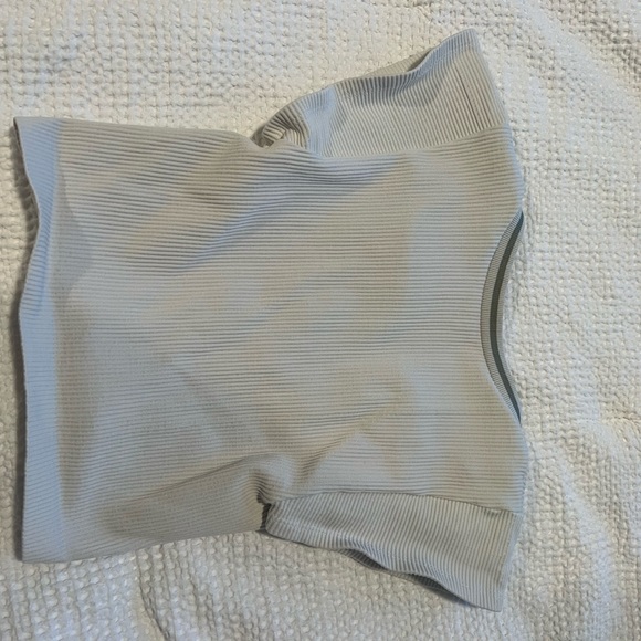 Urban Outfitters Go for Gold Seemless Top Ivory XS/S - Picture 3 of 4